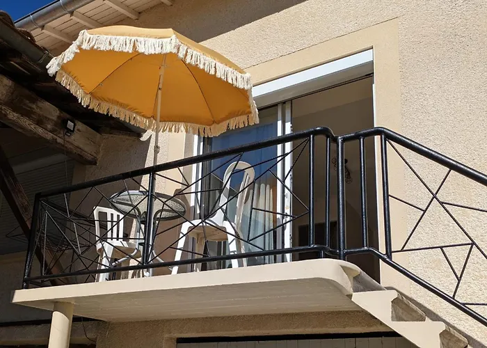Comme A La Maison